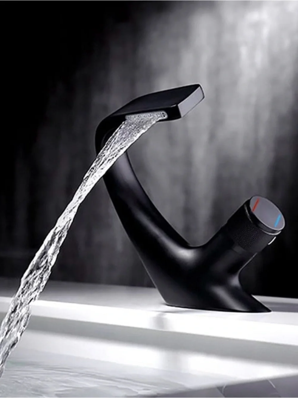 Matte Black Waterfall Bathroom Faucet – Single-Handle Modern Vanity Mixer